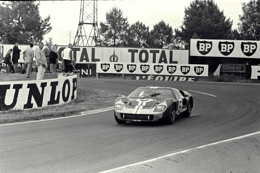  Ford GT40 (Mk II) 1965 года  (фото 35 из 118)